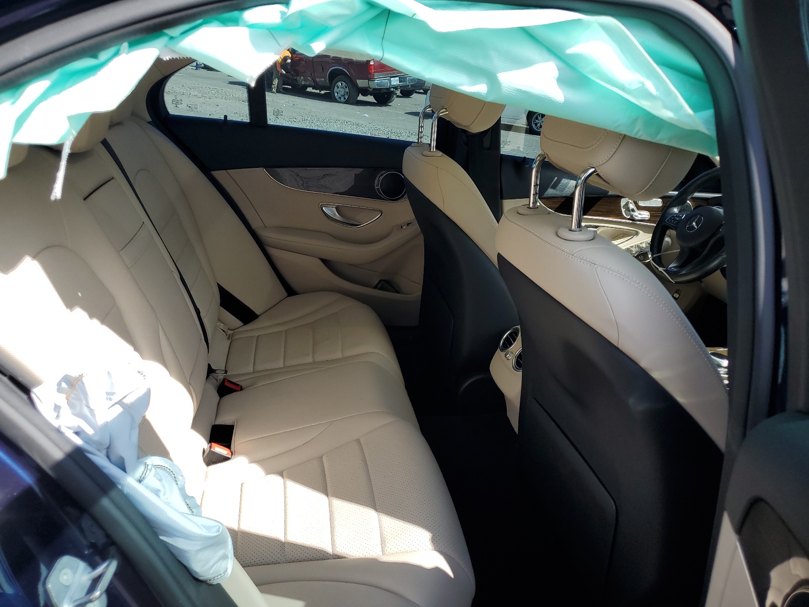 WDDWF4JB8JR418924 2018 Mercedes-Benz C 300