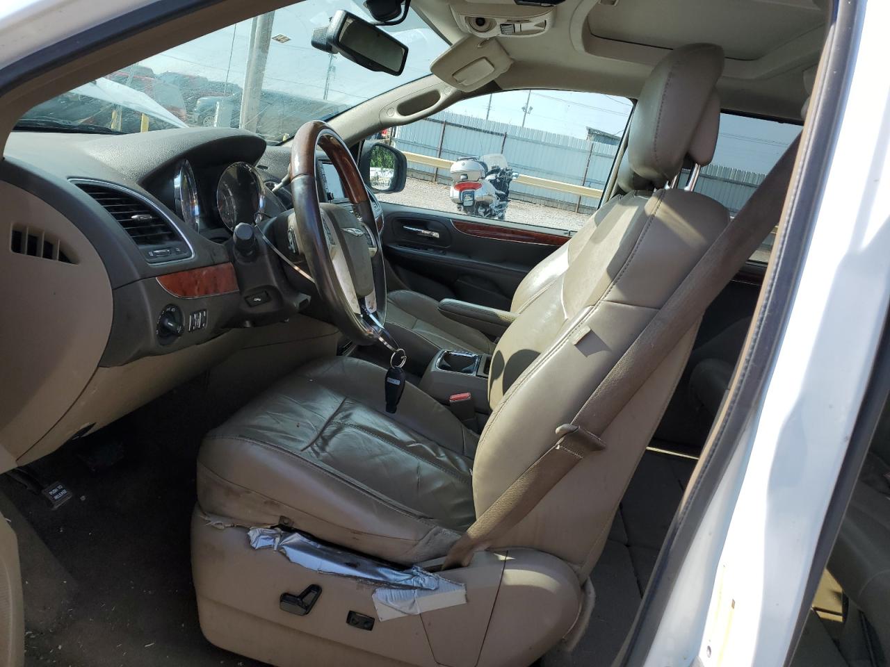 2014 Chrysler Town & Country Limited VIN: 2C4RC1GGXER198526 Lot: 64177514