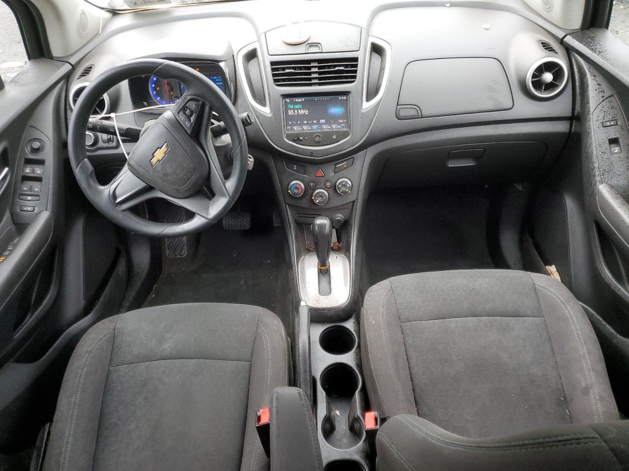 2016 Chevrolet Trax Ls VIN: KL7CJKSB4GB752235 Lot: 62537344