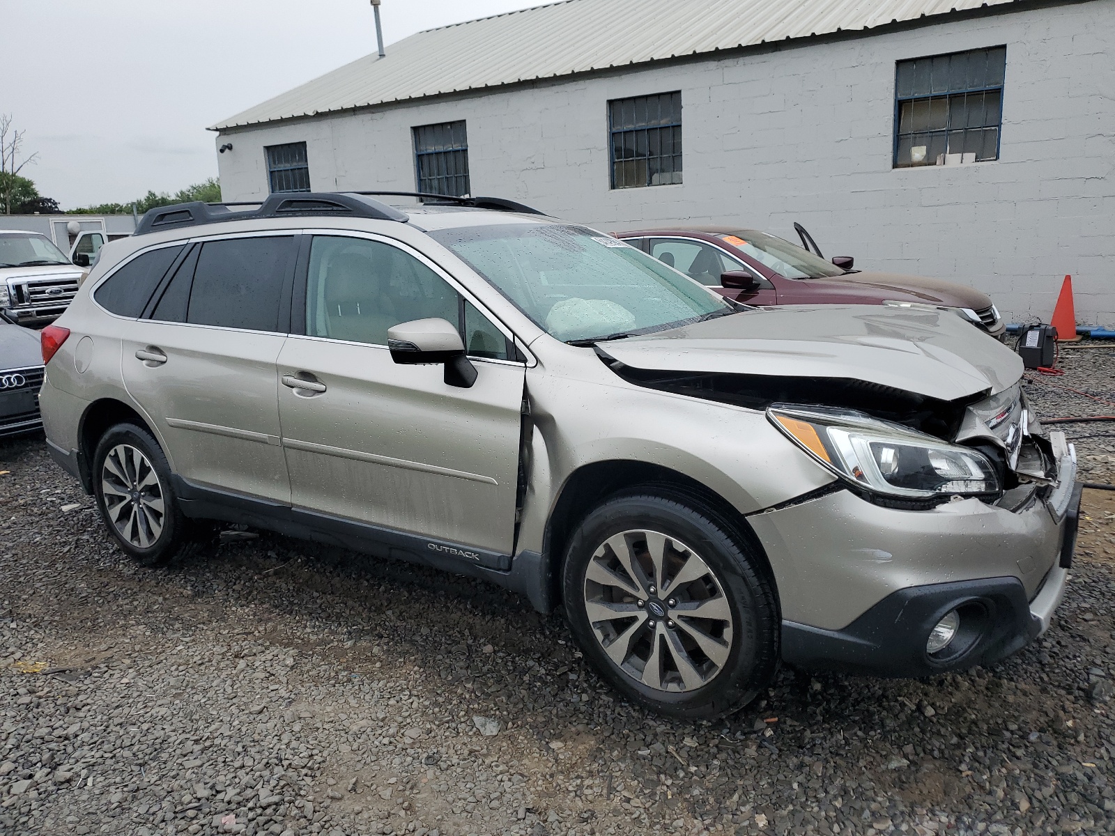 2017 Subaru Outback 3.6R Limited vin: 4S4BSENC6H3239013