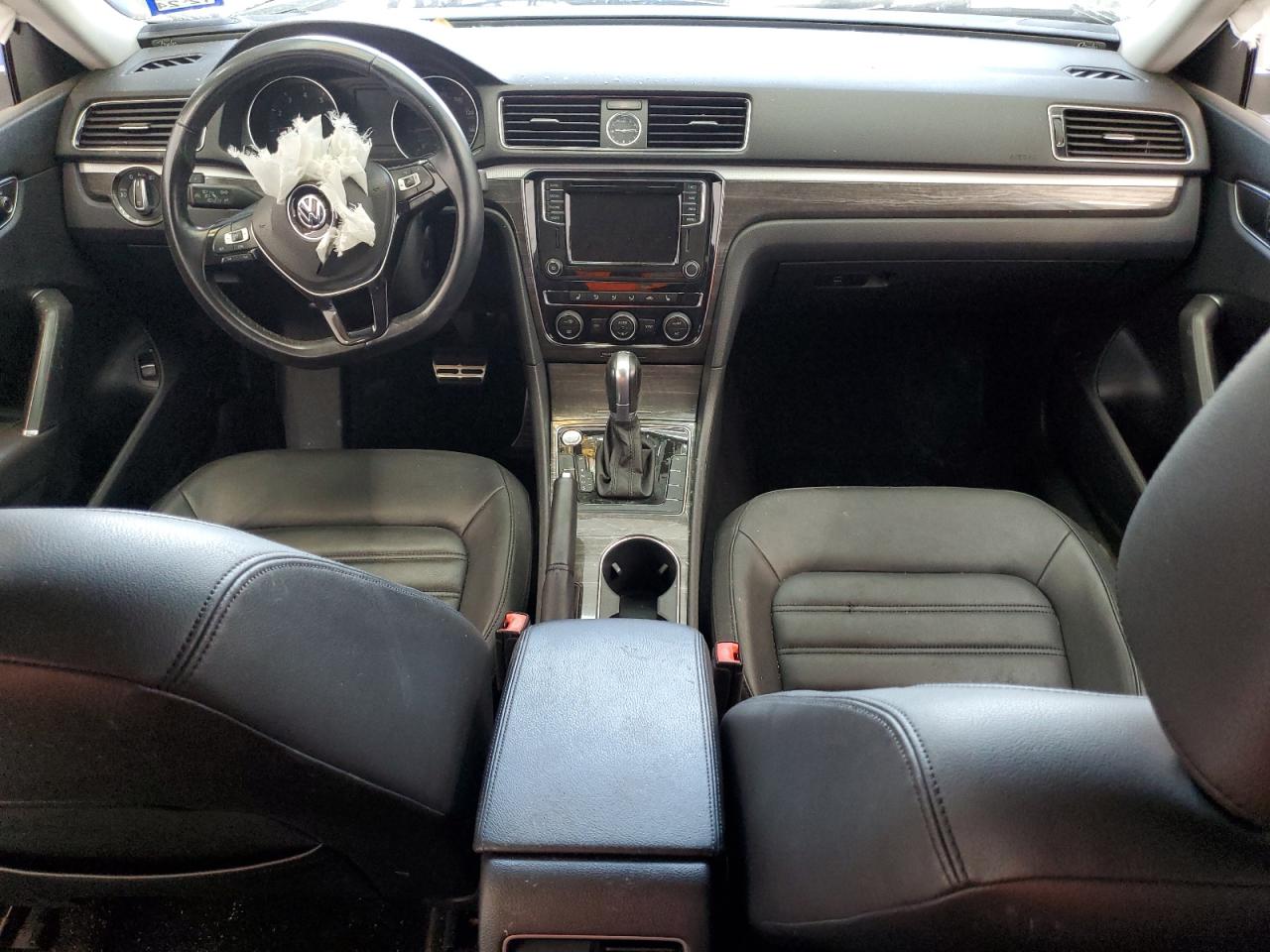 2017 Volkswagen Passat Sel Premium VIN: 1VWCM7A30HC048009 Lot: 65205484