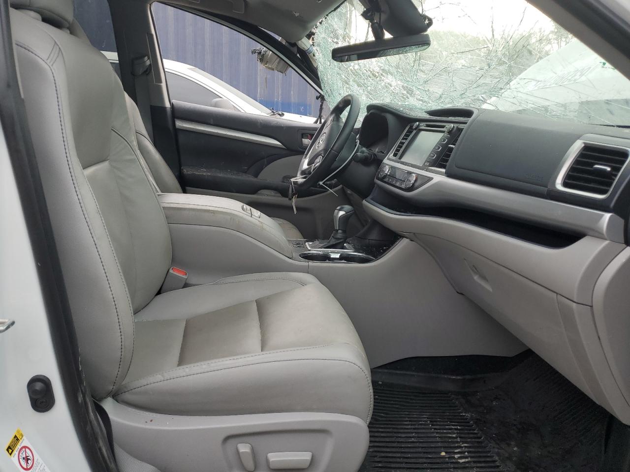 2019 Toyota Highlander Se VIN: 5TDJZRFH3KS589153 Lot: 63286764