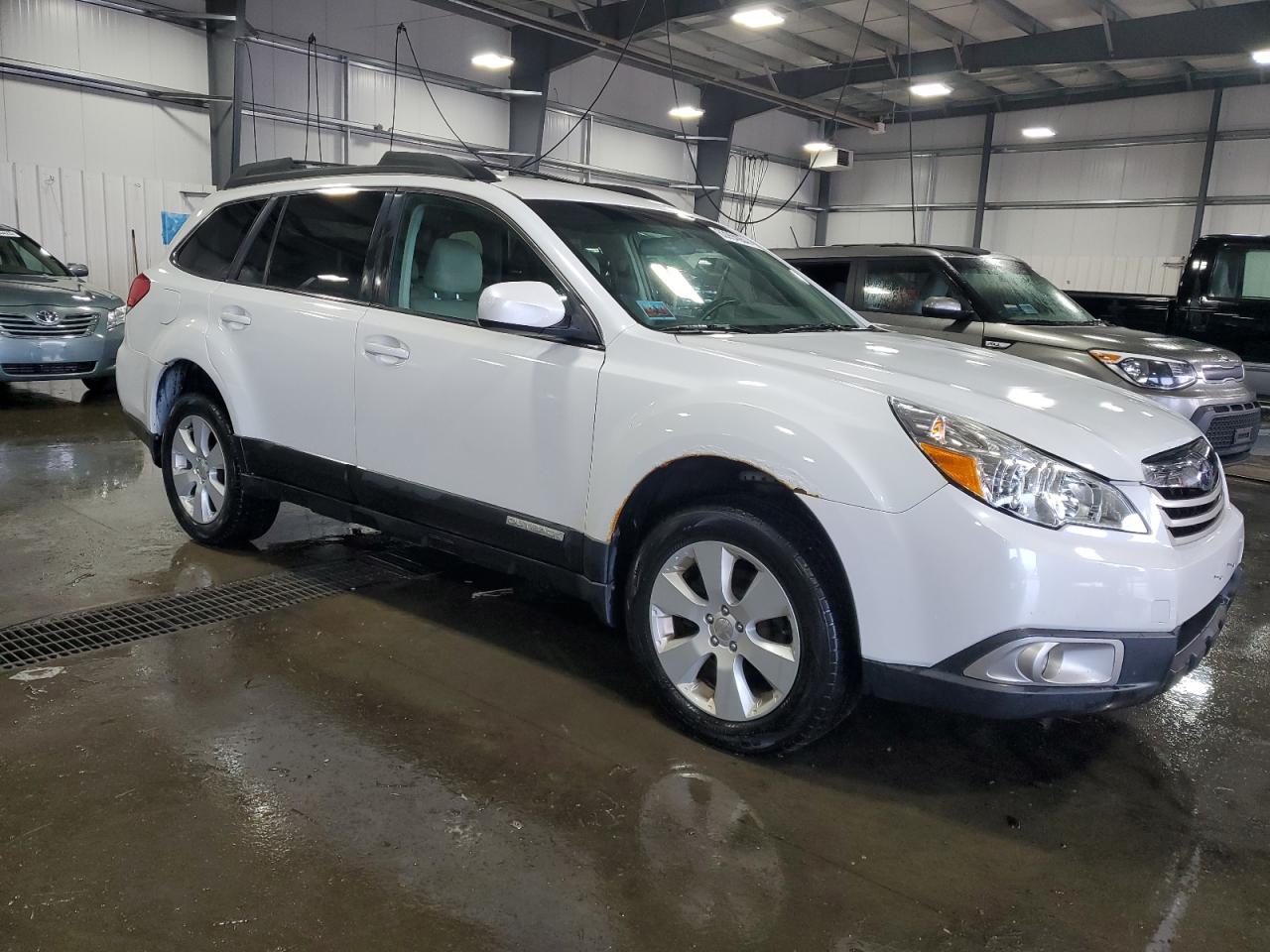 2011 Subaru Outback - Image 4