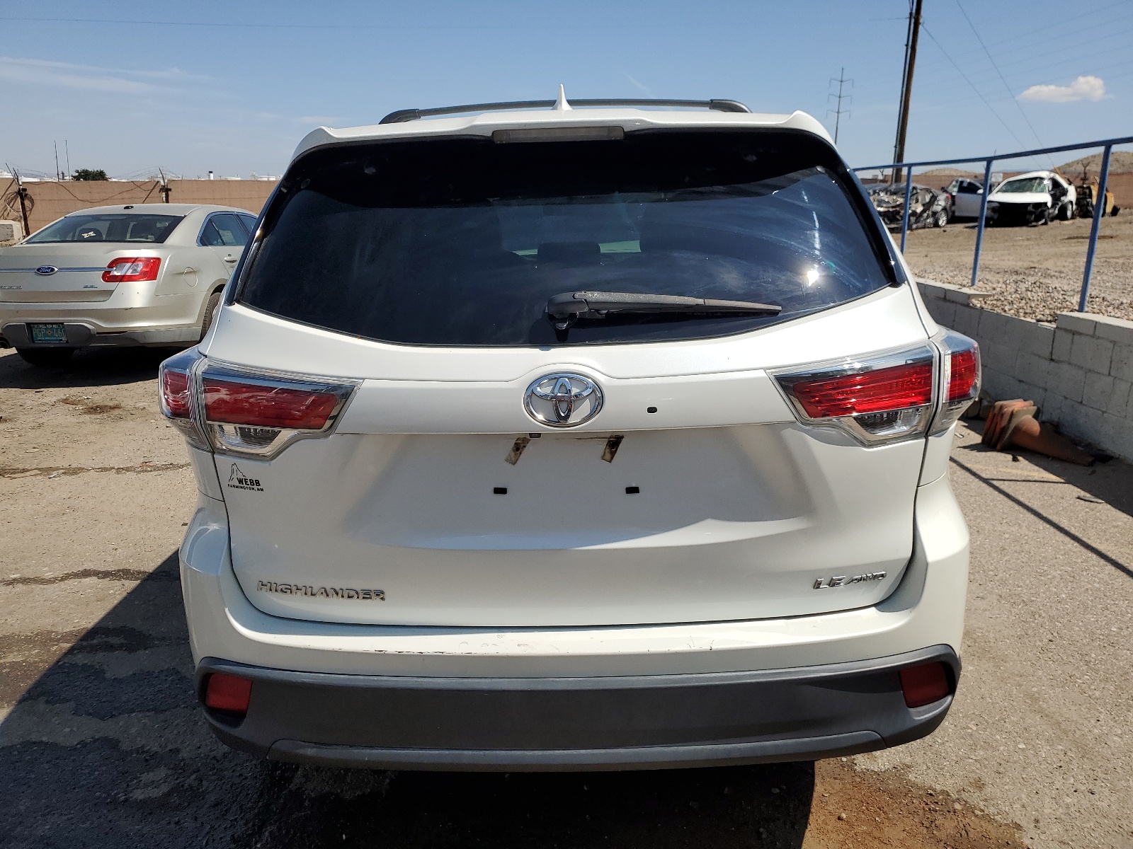 5TDBKRFH9GS318971 2016 Toyota Highlander Le