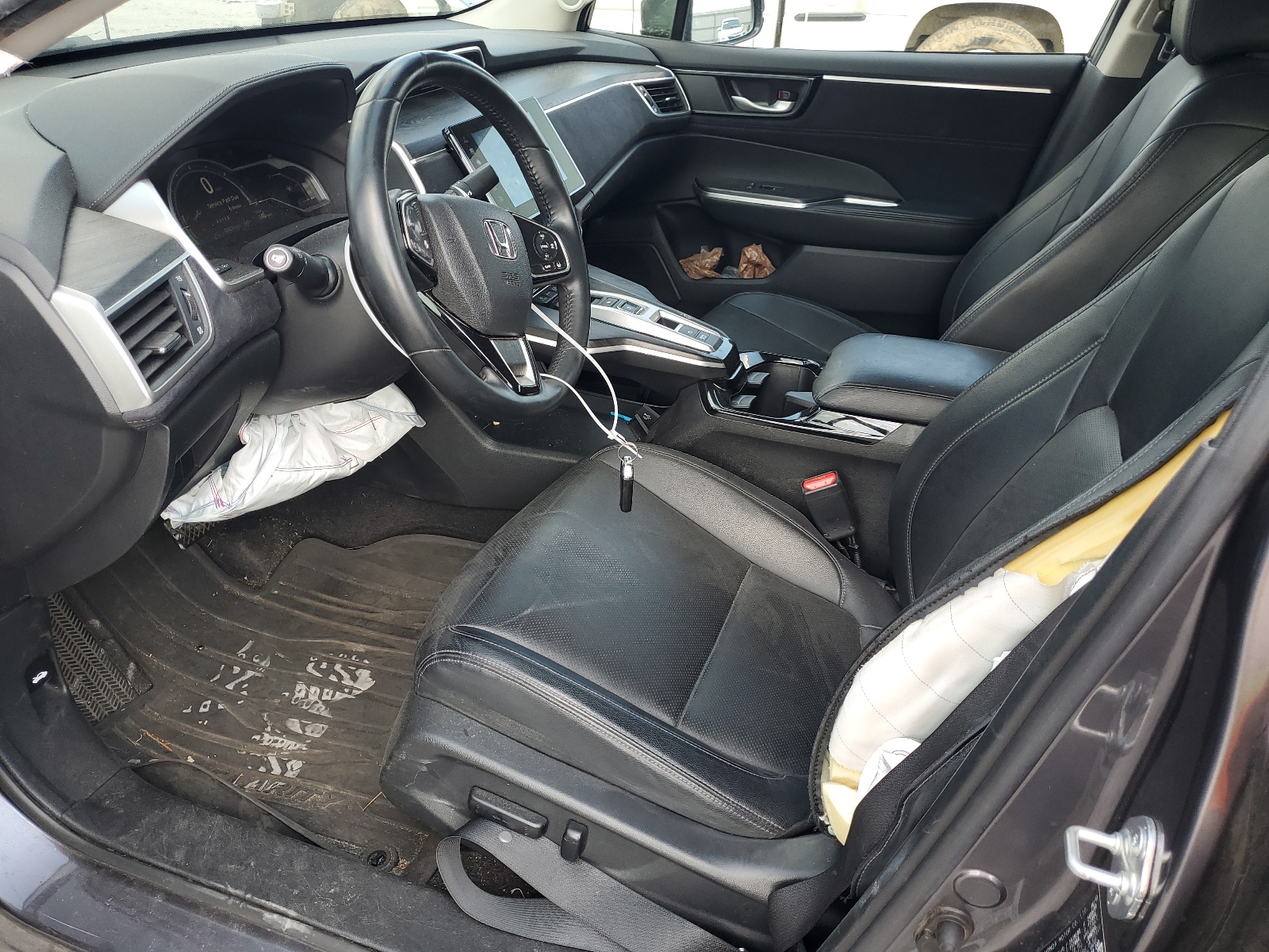 JHMZC5F36JC001018 2018 Honda Clarity Touring