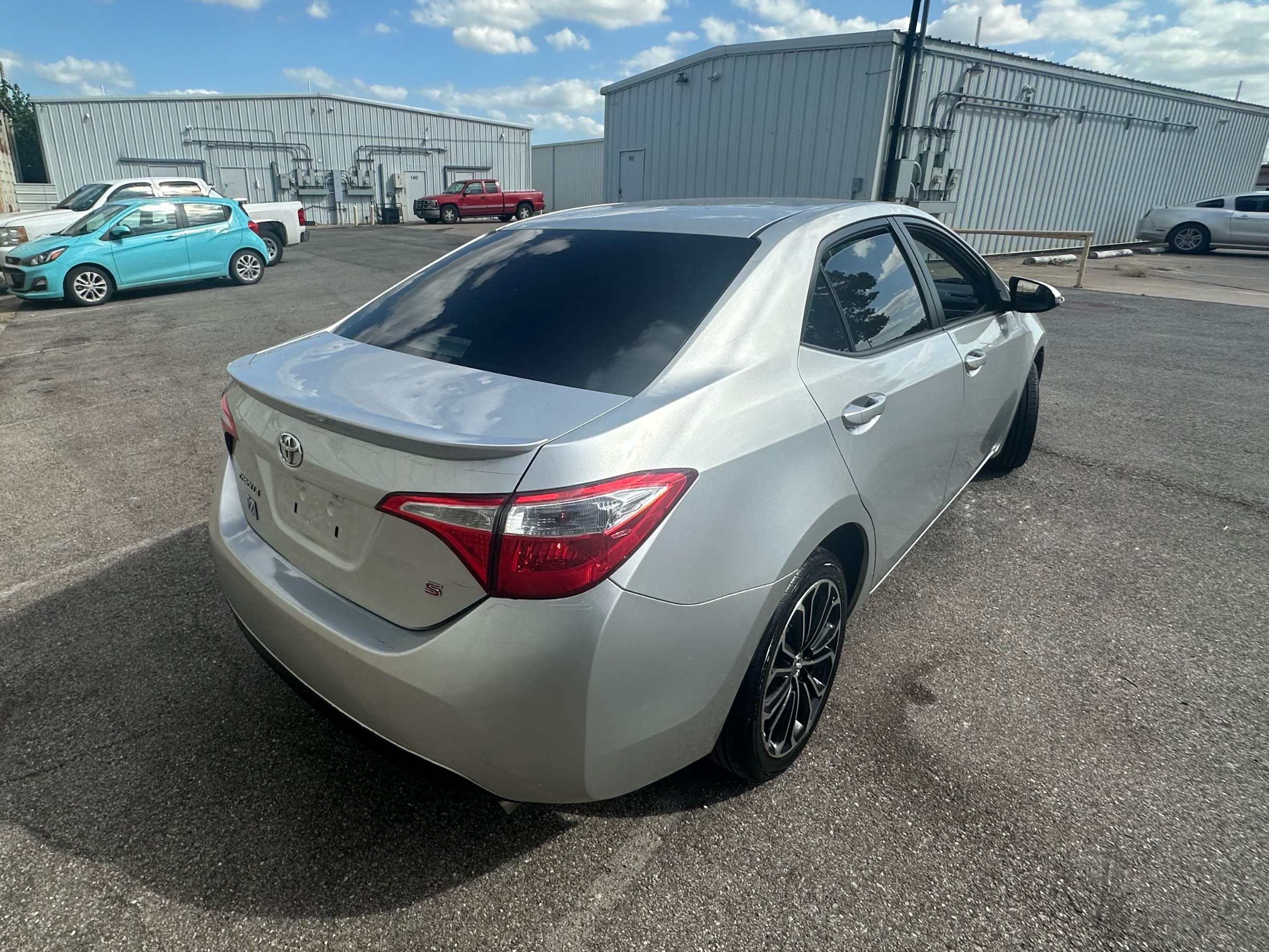 2014 Toyota Corolla L vin: 5YFBURHE0EP104177