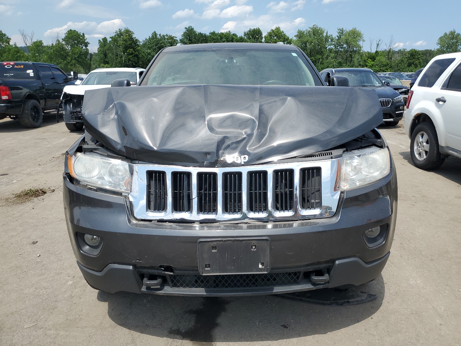 1J4RR4GG3BC596045 2011 Jeep Grand Cherokee Laredo