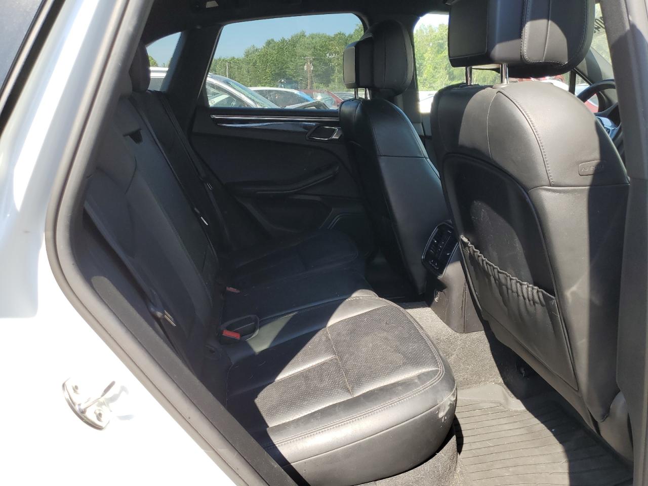 2017 Porsche Macan S VIN: WP1AB2A53HLB17312 Lot: 63330494