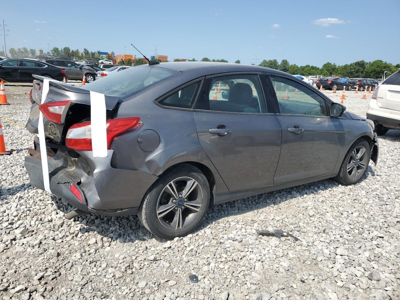 VIN 1FADP3F2XEL230695 2014 FORD FOCUS no.3