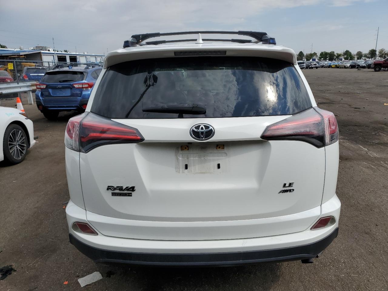 JTMBFREVXHJ704731 2017 Toyota Rav4 Le