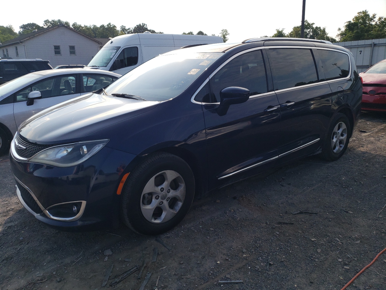 2017 Chrysler Pacifica Touring L Plus vin: 2C4RC1EG9HR528860