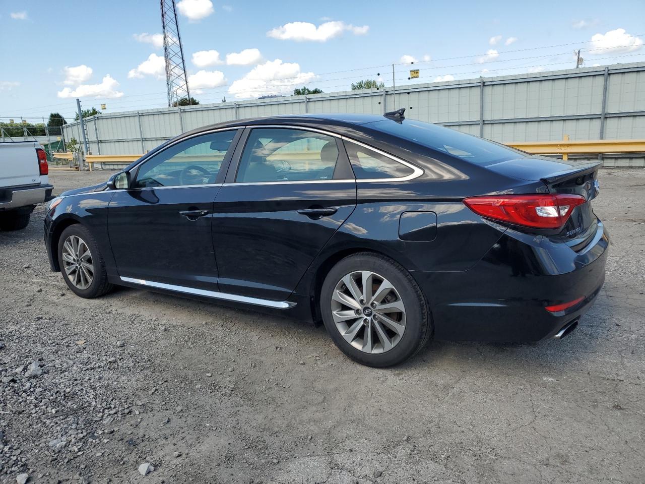 5NPE34AF9FH079302 2015 HYUNDAI SONATA - Image 2