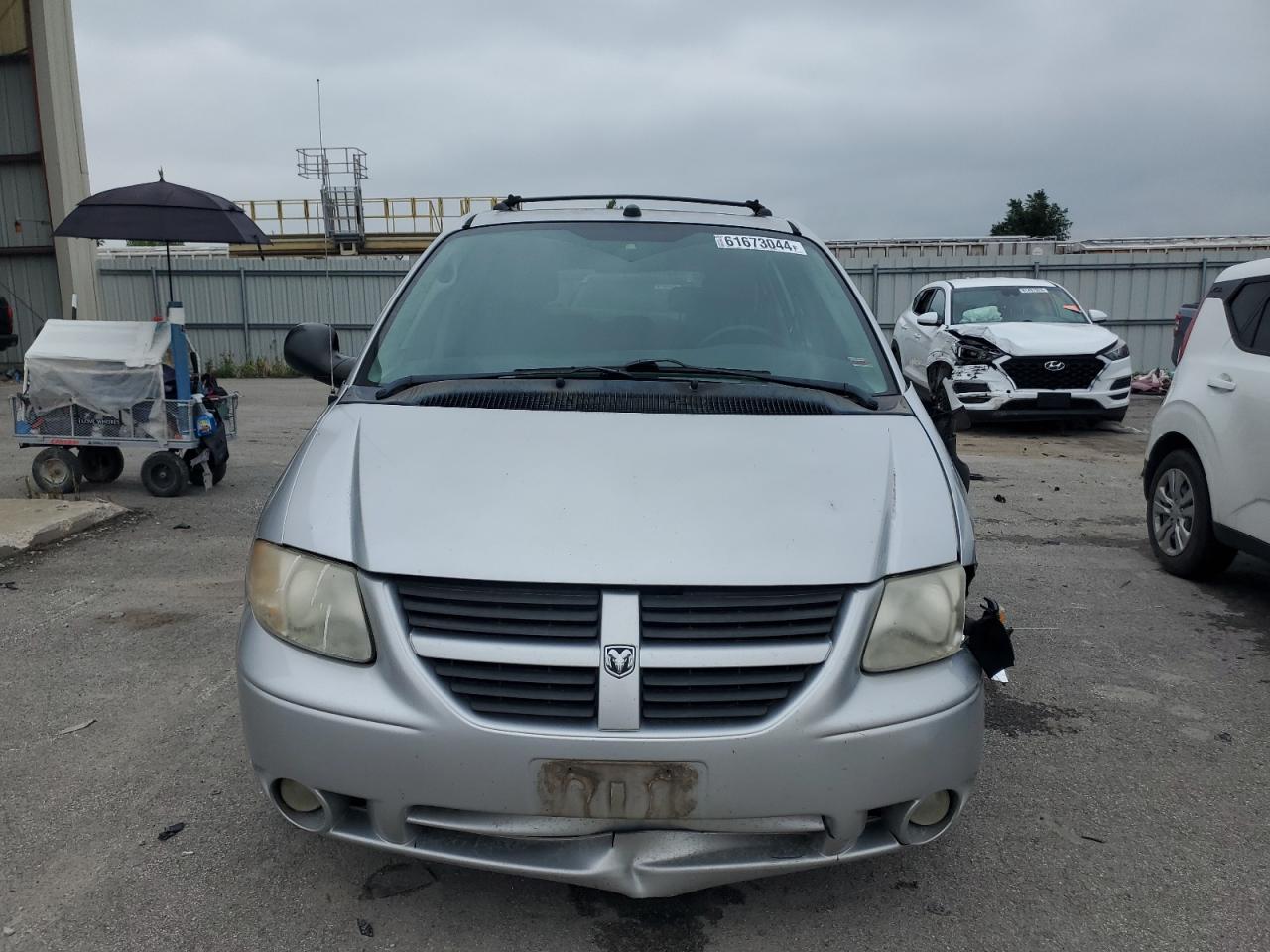 2005 Dodge Grand Caravan Sxt VIN: 2D4GP44L15R303309 Lot: 61673044