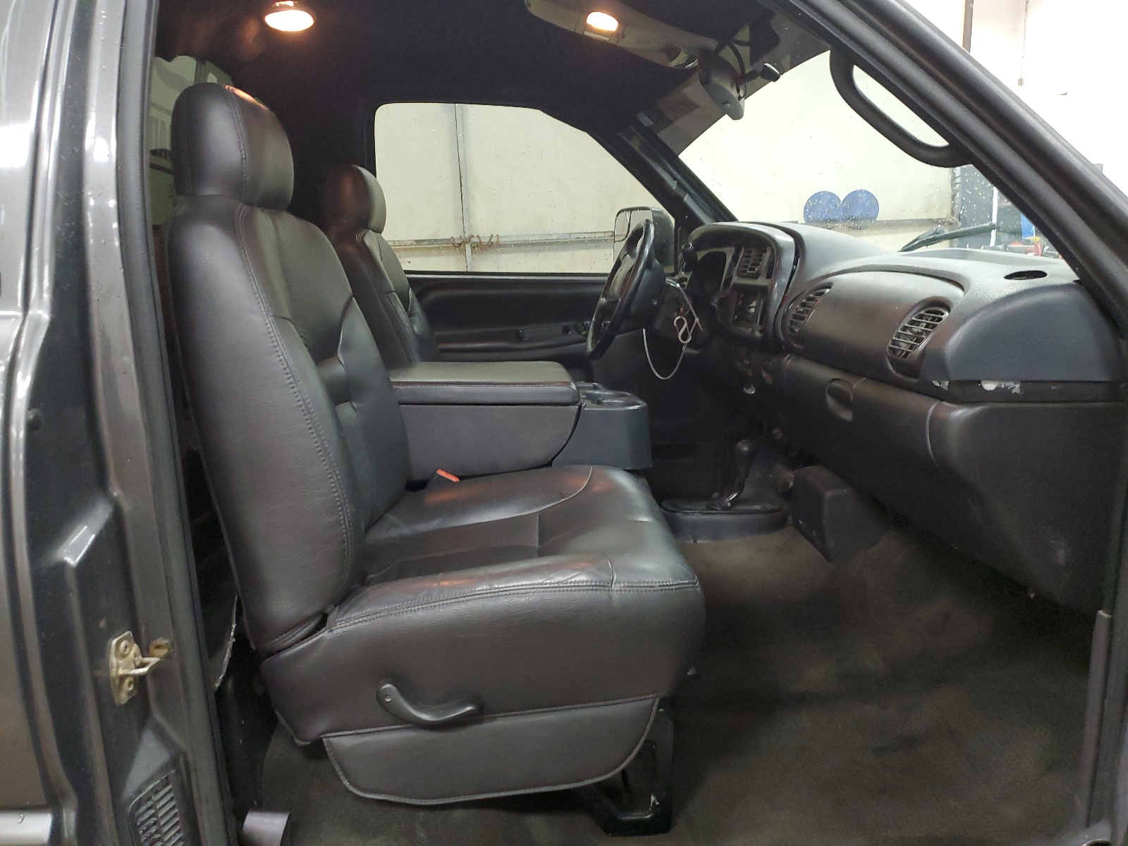 3B7KF26W82M230660 2002 Dodge Ram 2500