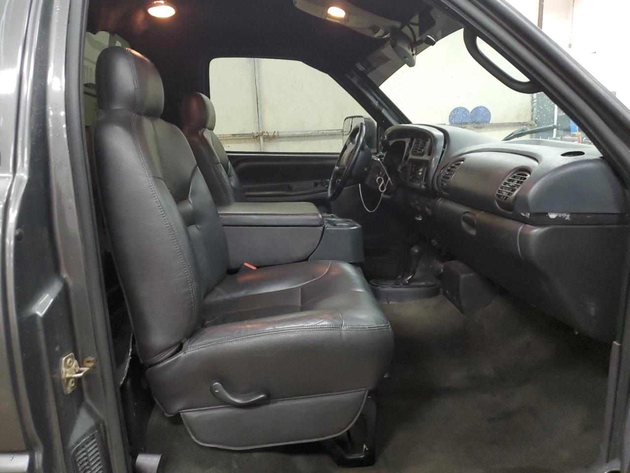 2002 Dodge Ram 2500 VIN: 3B7KF26W82M230660 Lot: 61814094