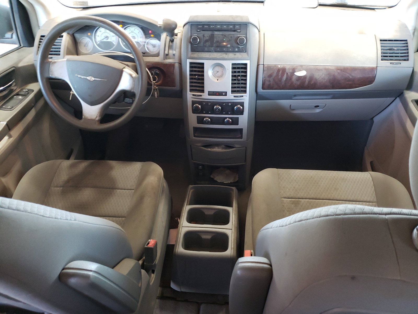 2A4RR4DE7AR114895 2010 Chrysler Town & Country Lx