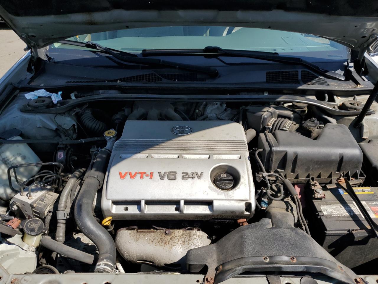 2003 Toyota Camry Le VIN: 4T1BF32K23U564443 Lot: 63104974