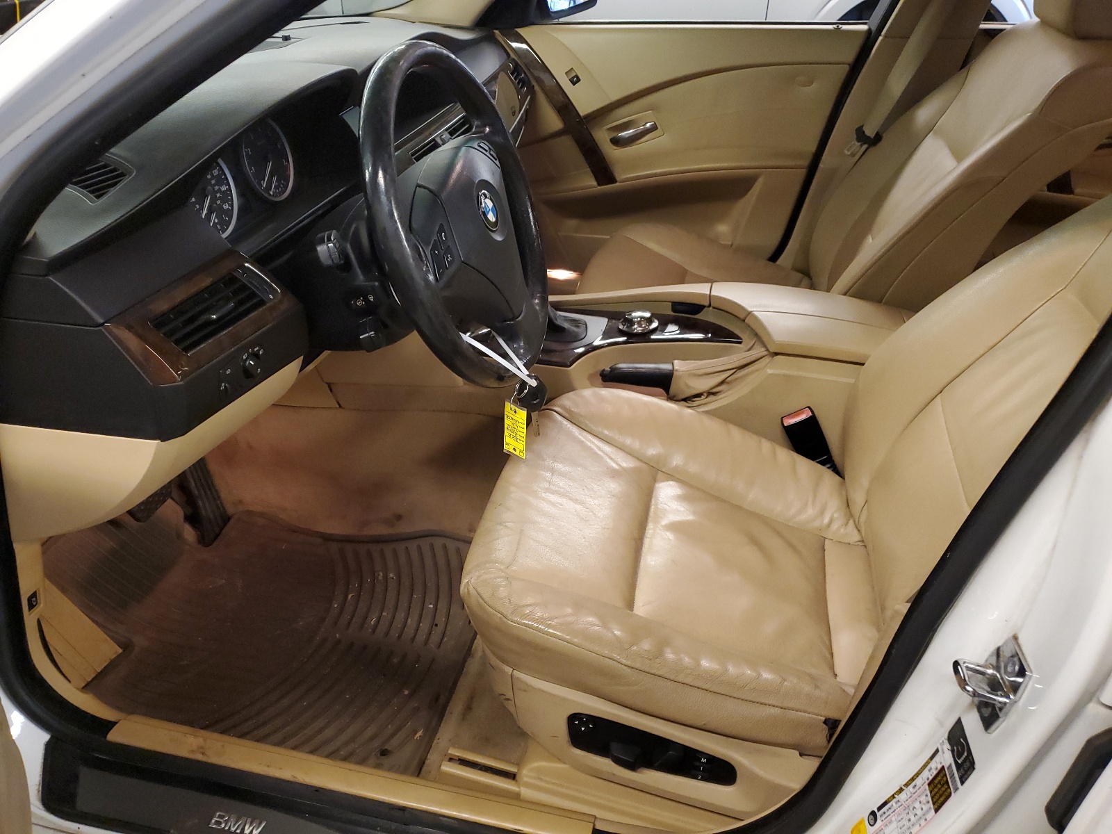 WBANF33526CS34948 2006 BMW 525 Xi