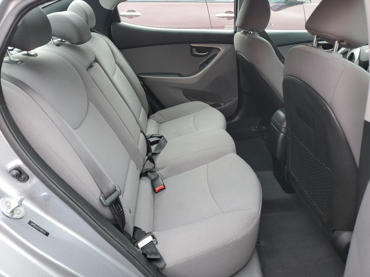 2015 Hyundai Elantra - Image 10