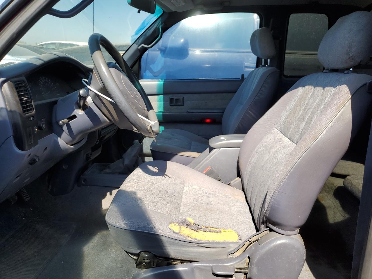 2000 Toyota Tacoma Xtracab VIN: 4TAWN72N7YZ667941 Lot: 61563424