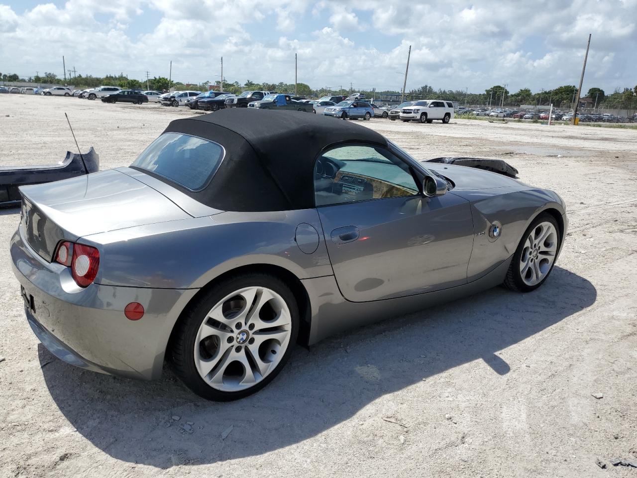 2005 BMW Z4 3.0 VIN: 4USBT53545LT28008 Lot: 64302884