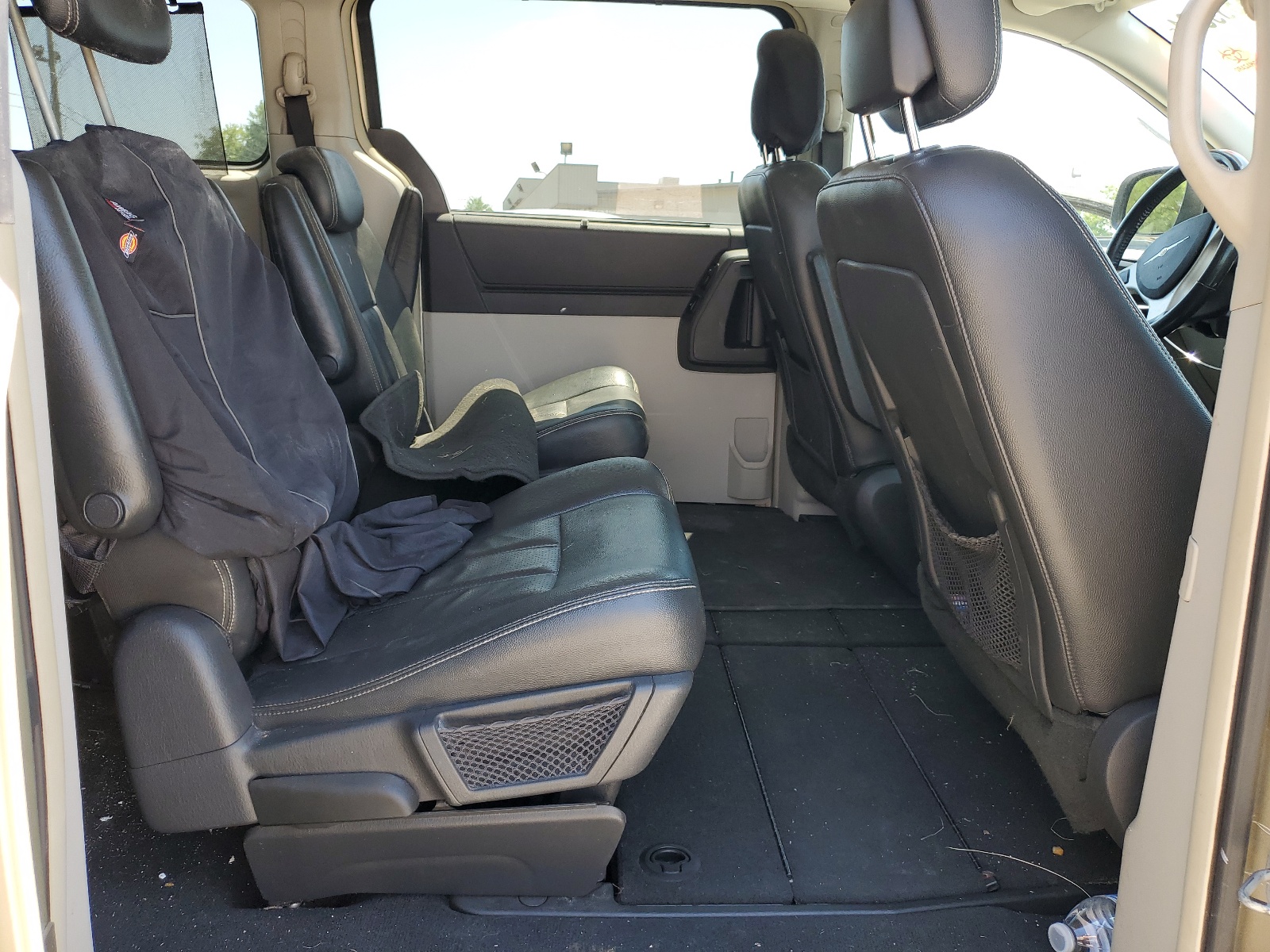 2A4RR8DX2AR376493 2010 Chrysler Town & Country Touring Plus