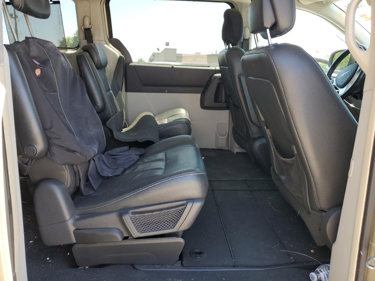 2010 Chrysler Town & Country Touring Plus VIN: 2A4RR8DX2AR376493 Lot: 63839384