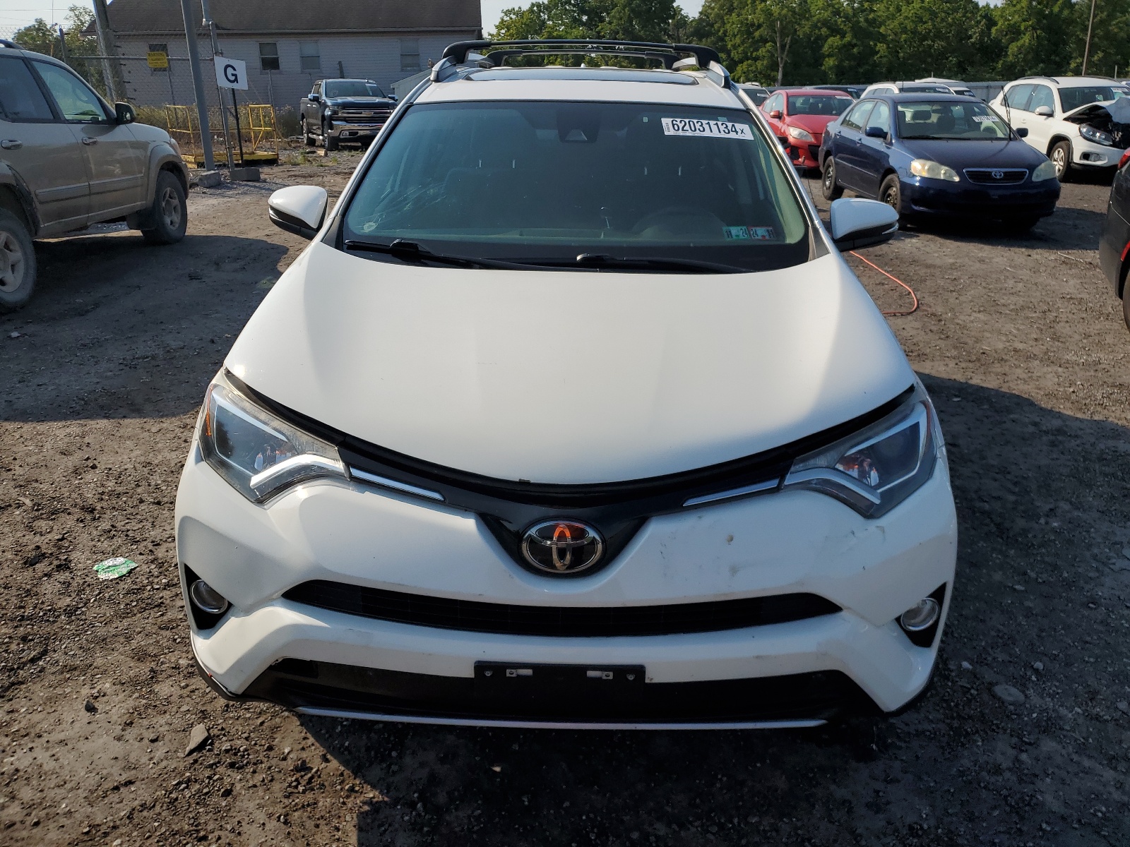 2T3RFREV4HW682063 2017 Toyota Rav4 Xle