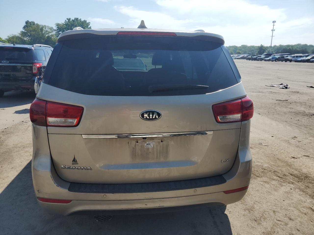 KNDMB5C16G6111334 2016 Kia Sedona Lx