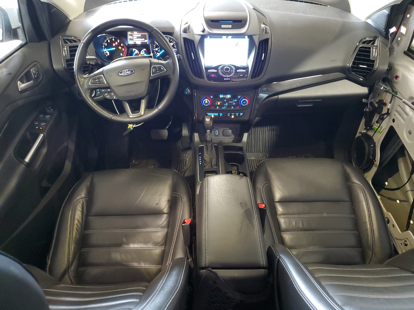 1FMCU9J91HUE02533 2017 Ford Escape Titanium