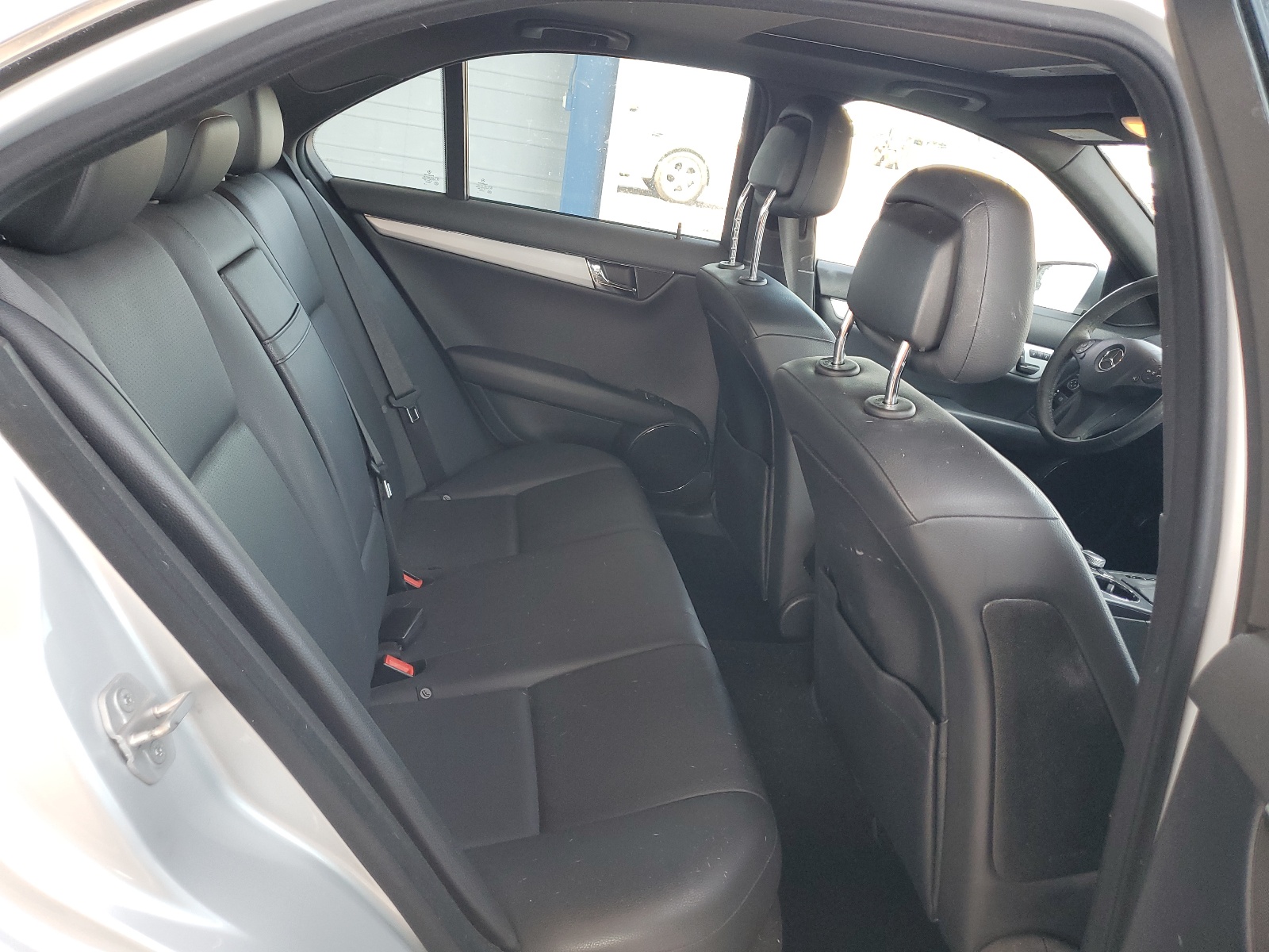 WDDGF5EB0AF385584 2010 Mercedes-Benz C 300