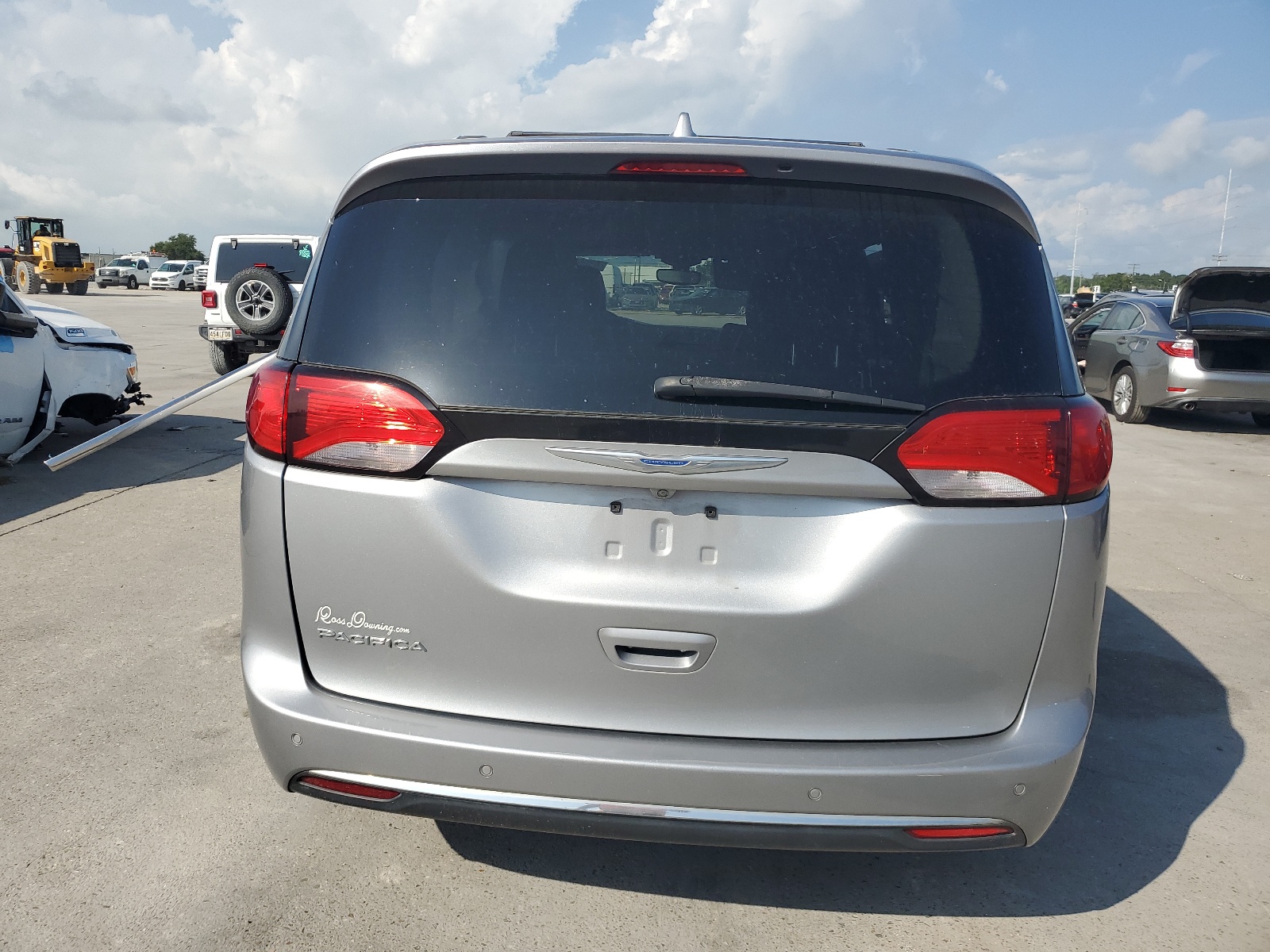 2018 Chrysler Pacifica Touring L vin: 2C4RC1BG6JR119614