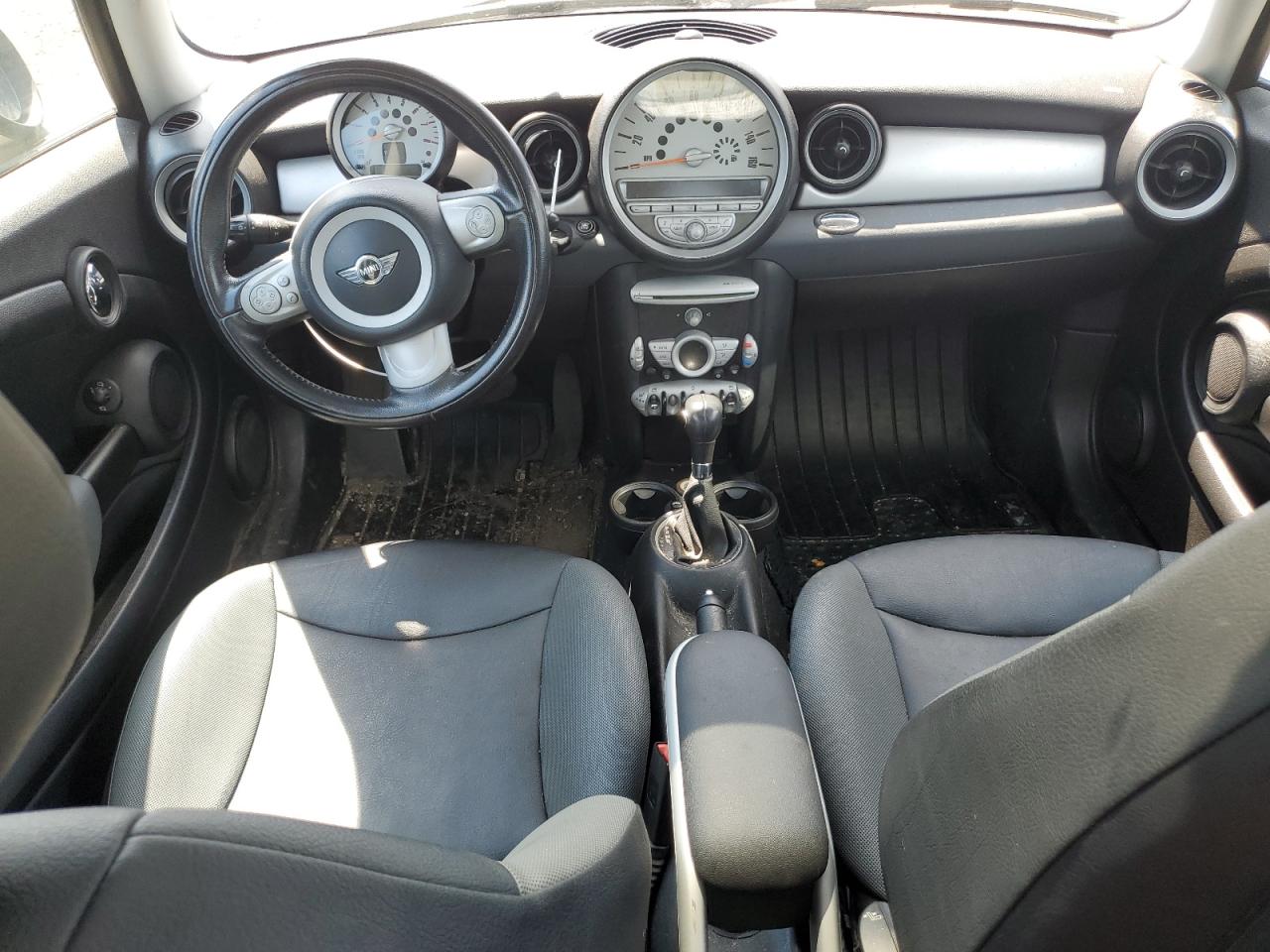 2010 Mini Cooper VIN: WMWMF3C58ATZ23199 Lot: 62819494