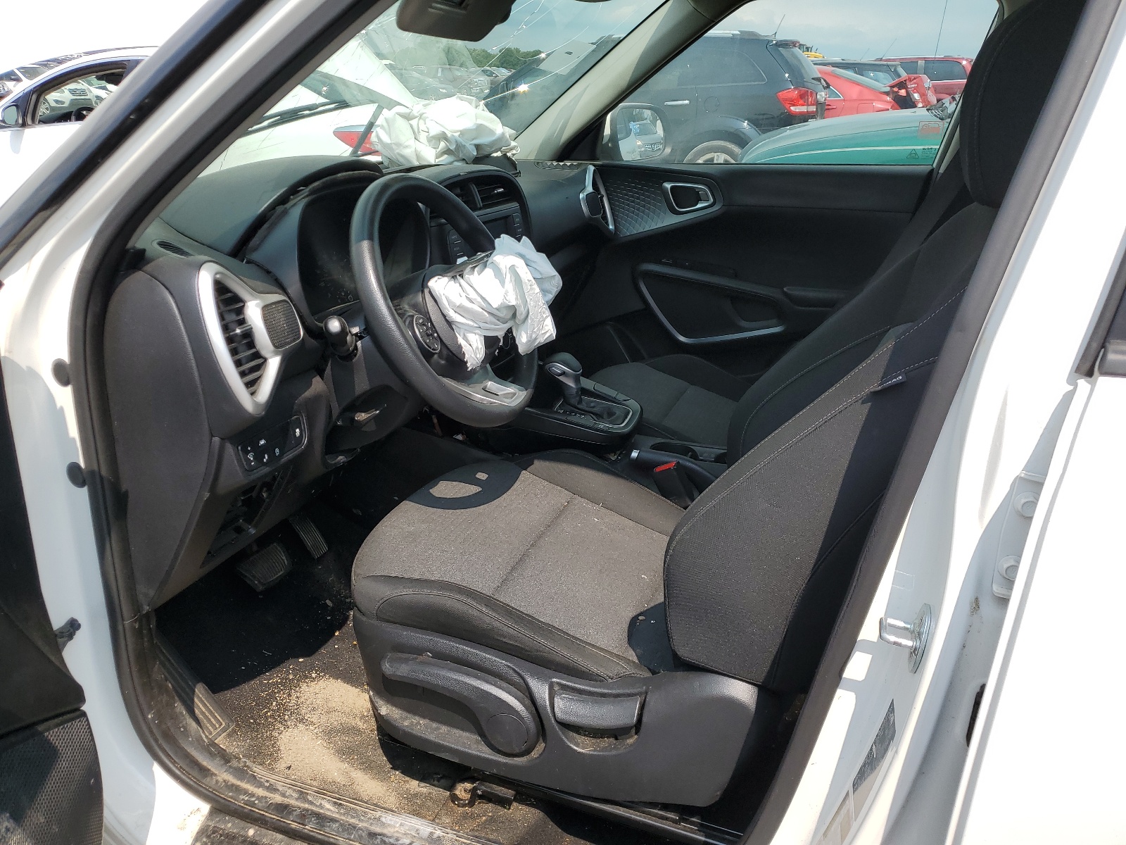 KNDJ23AU4L7057511 2020 Kia Soul Lx