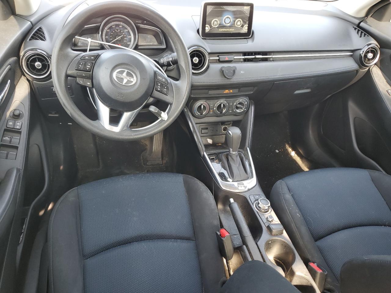 3MYDLBZV8GY106880 2016 Toyota Scion Ia