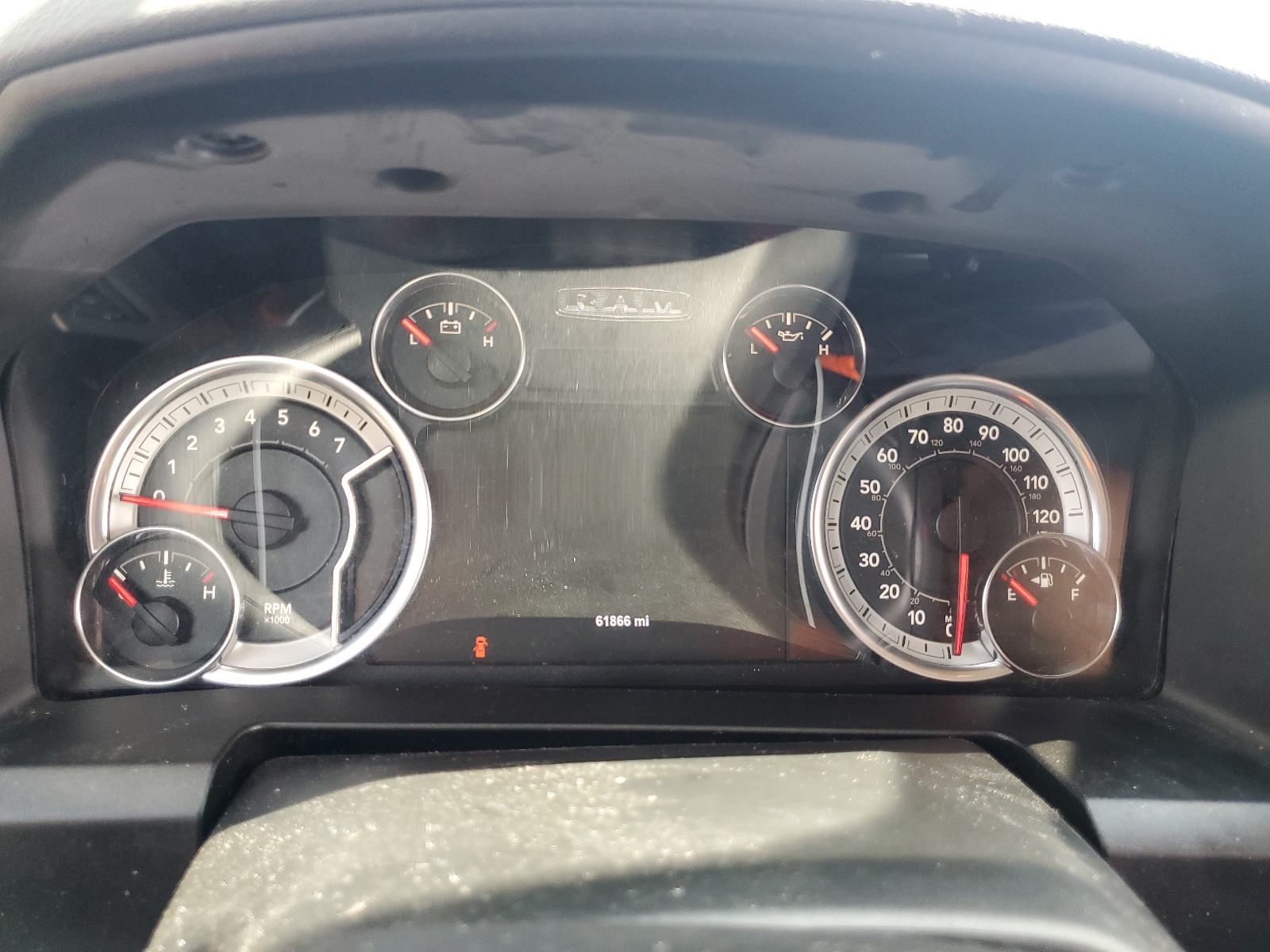 1C6RR7GG0KS592779 2019 Ram 1500 Classic Slt