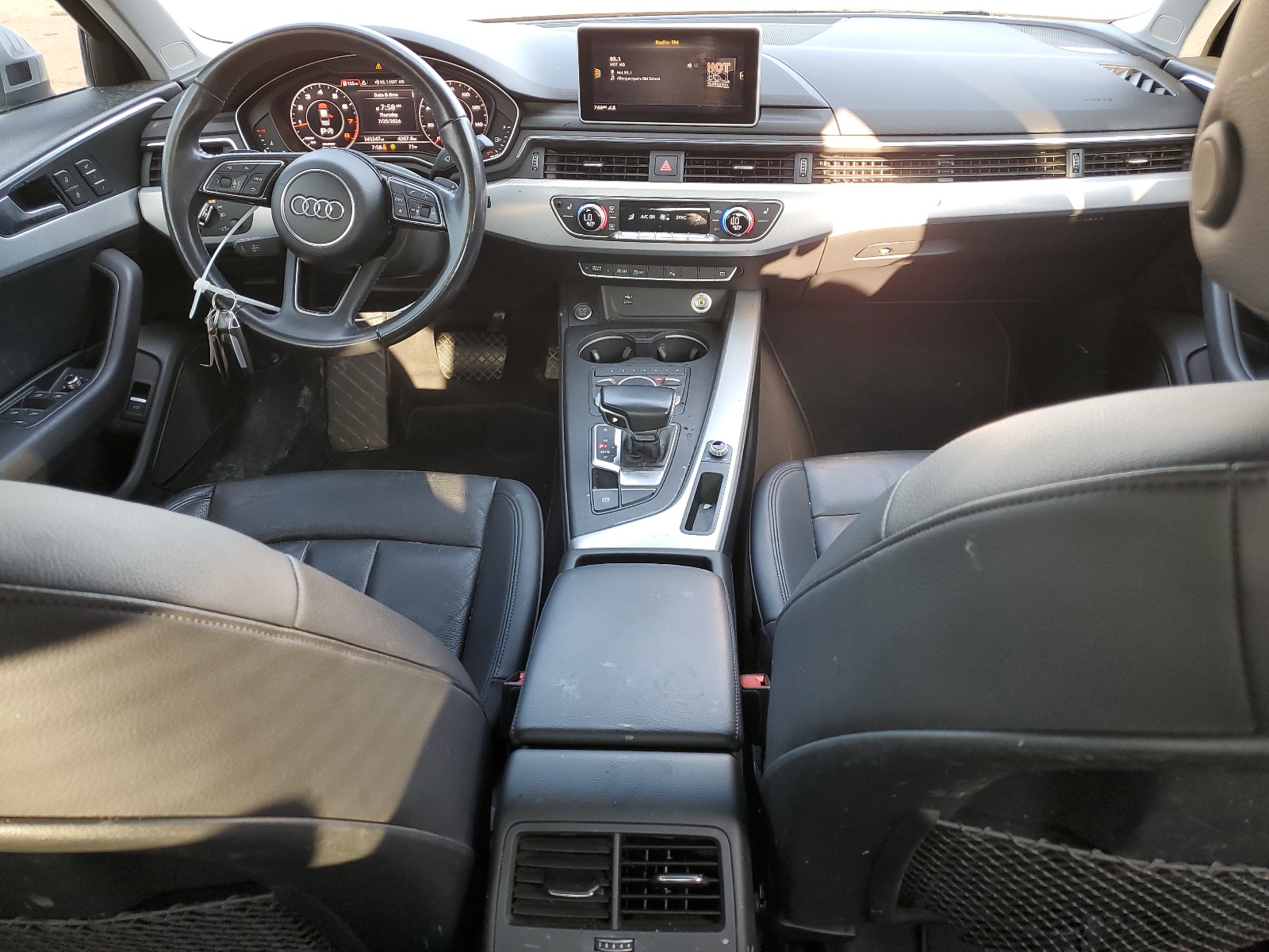 WAUENAF4XJN006915 2018 Audi A4 Premium Plus