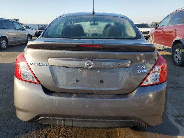  NISSAN VERSA 2017 Szary