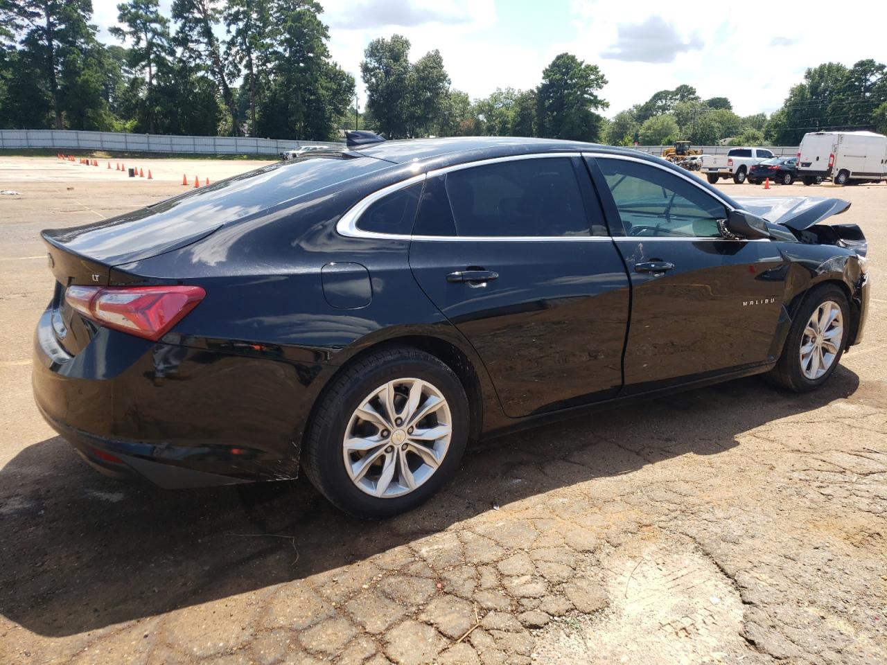 2020 Chevrolet Malibu - Image 3