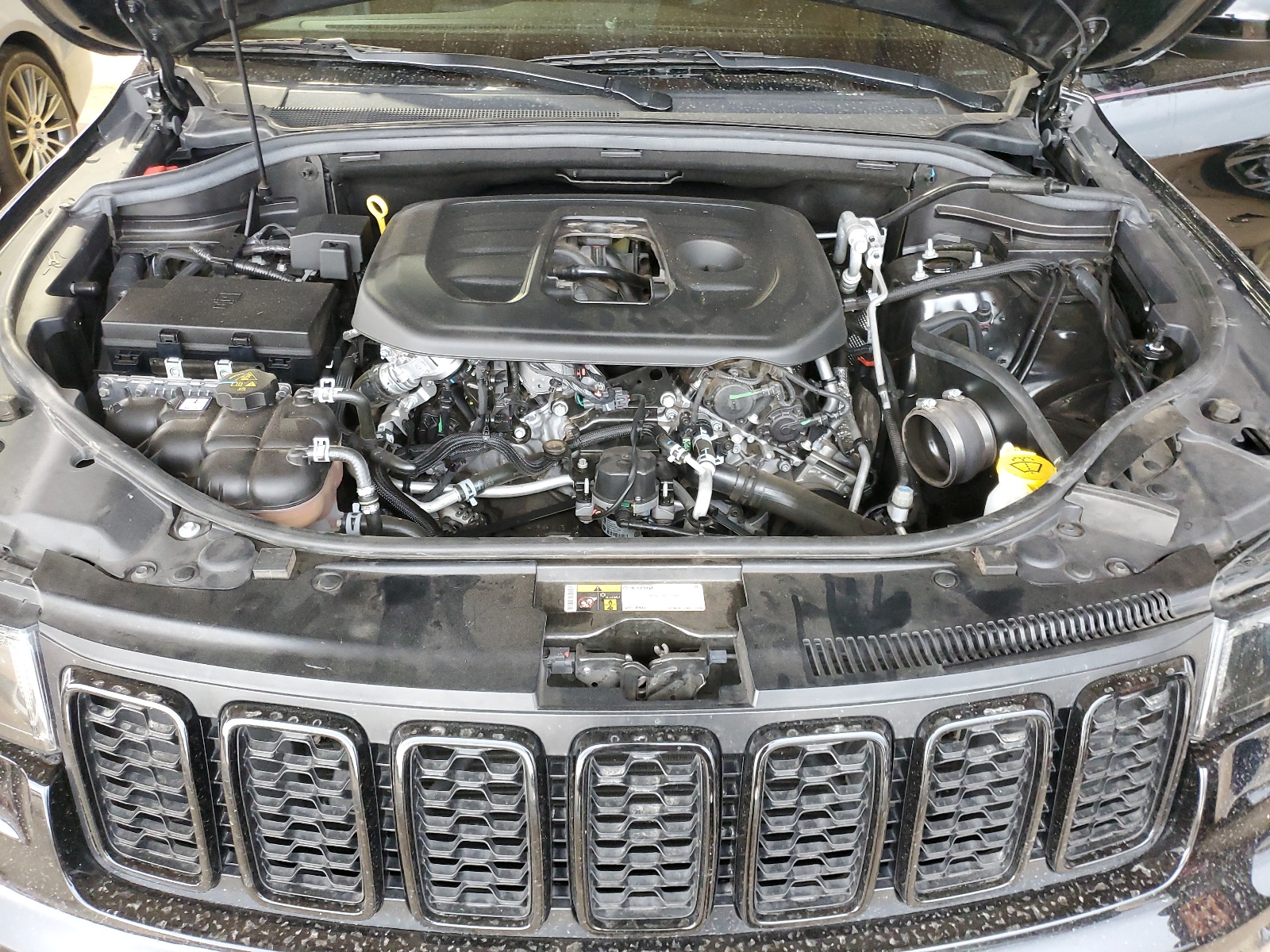 1C4RJEAG5LC113801 2020 Jeep Grand Cherokee Laredo