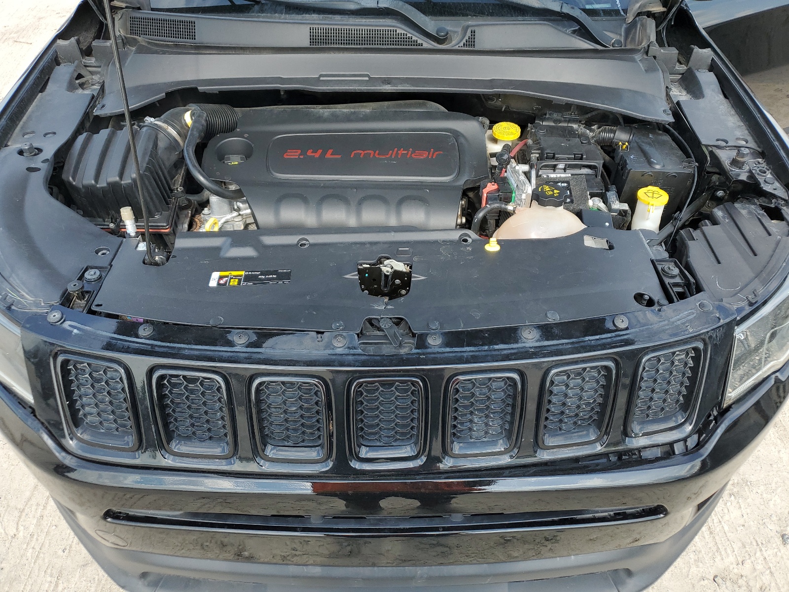 3C4NJCBB0JT460797 2018 Jeep Compass Latitude