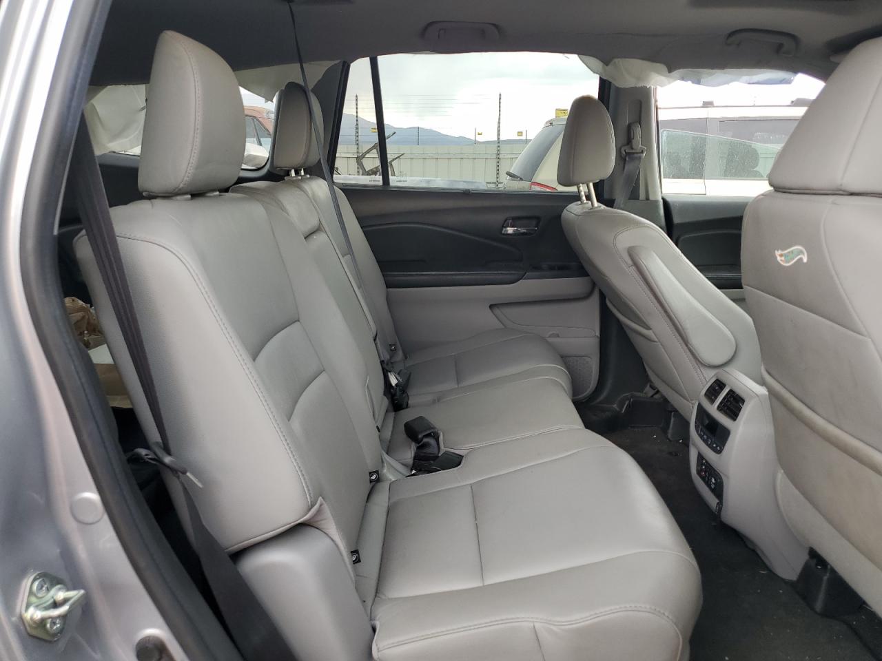 2016 Honda Pilot Touring VIN: 5FNYF6H93GB113640 Lot: 62415754