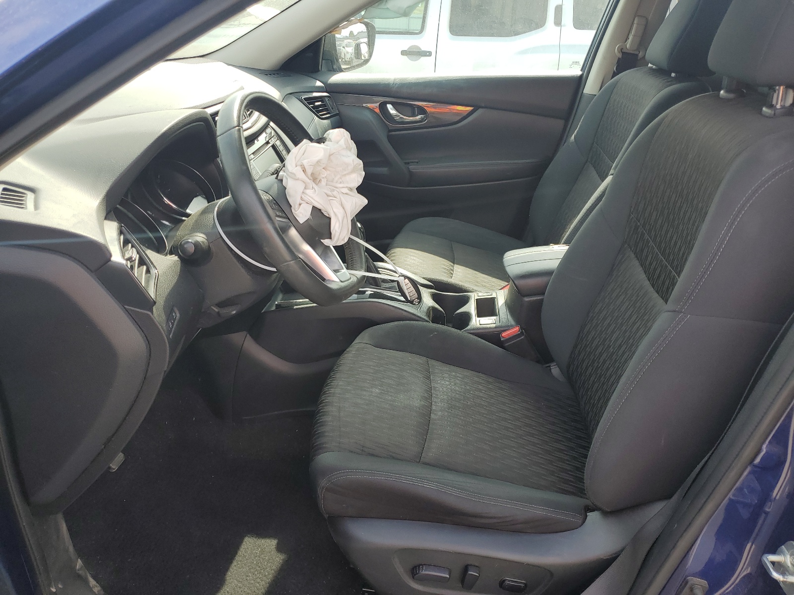 5N1AT2MV0JC710329 2018 Nissan Rogue S