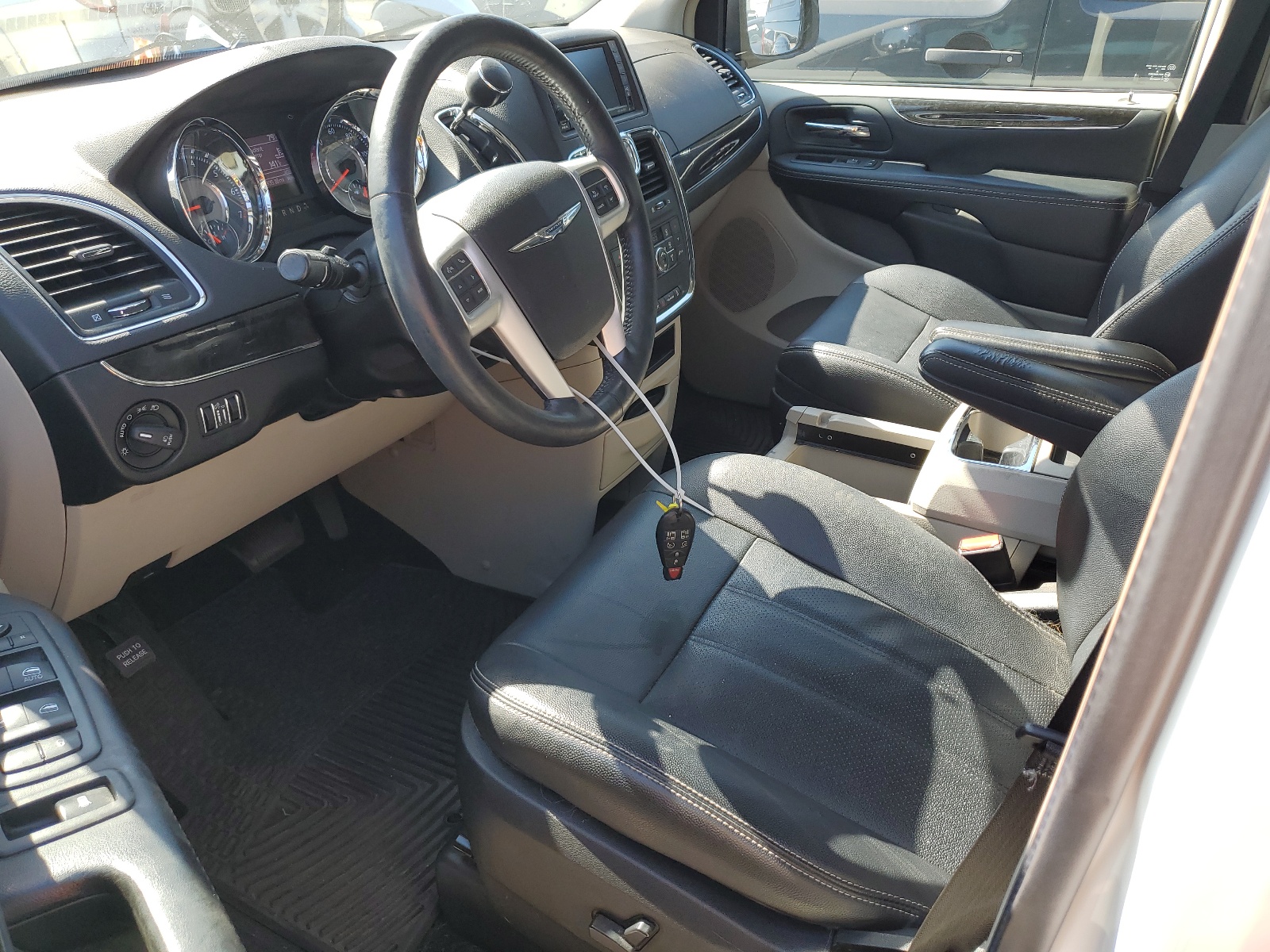 2C4RC1CG0GR149957 2016 Chrysler Town & Country Touring L