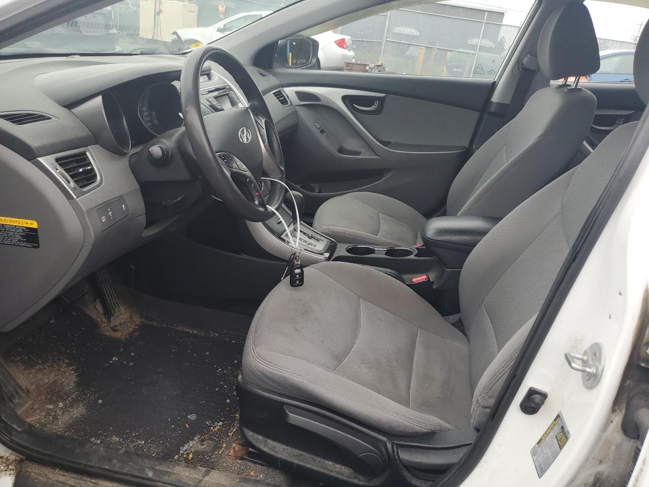 2013 Hyundai Elantra - Image 7