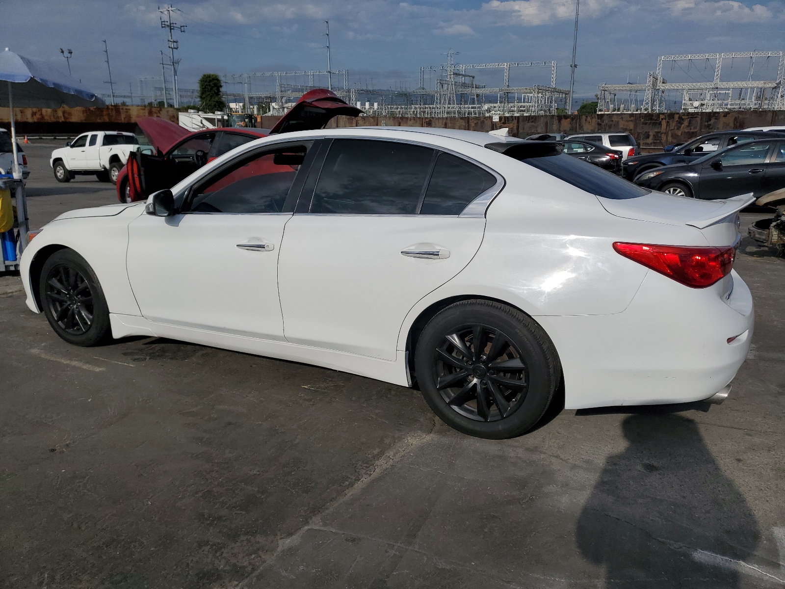 2014 Infiniti Q50 Base vin: JN1BV7AP1EM684039