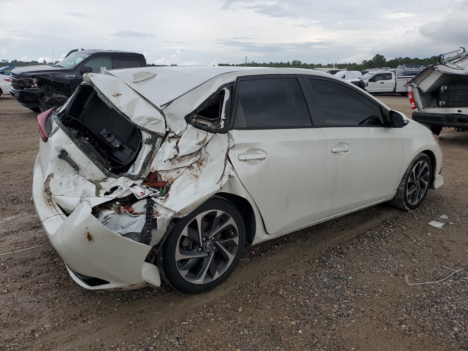 2018 Toyota Corolla Im vin: JTNKARJE4JJ573236