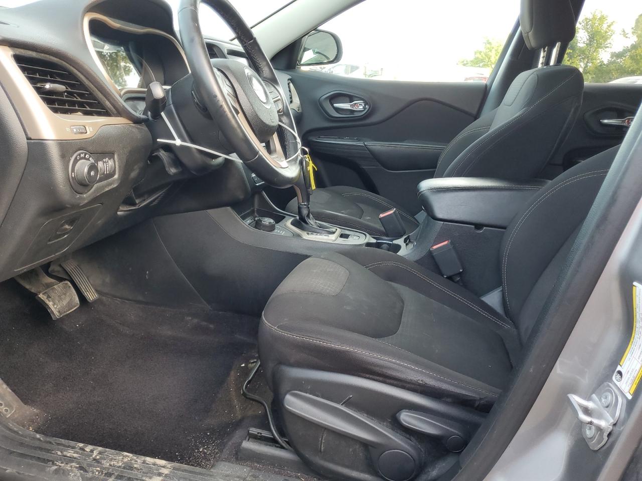 2017 Jeep Cherokee Latitude VIN: 1C4PJMCS7HW513609 Lot: 64073614