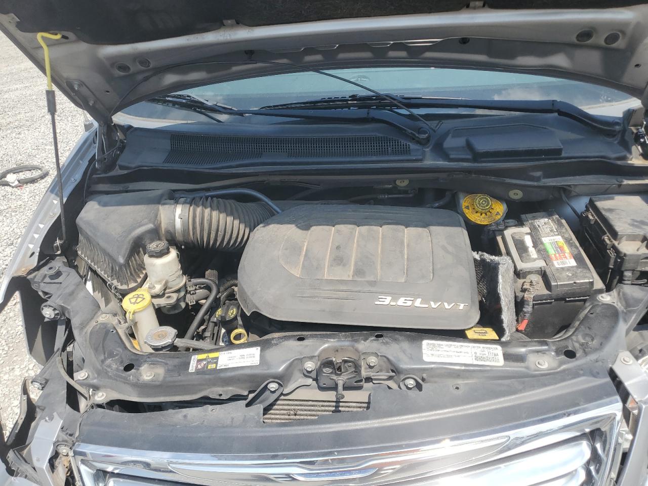 2015 Chrysler Town & Country Touring L VIN: 2C4RC1CG4FR554170 Lot: 61760214