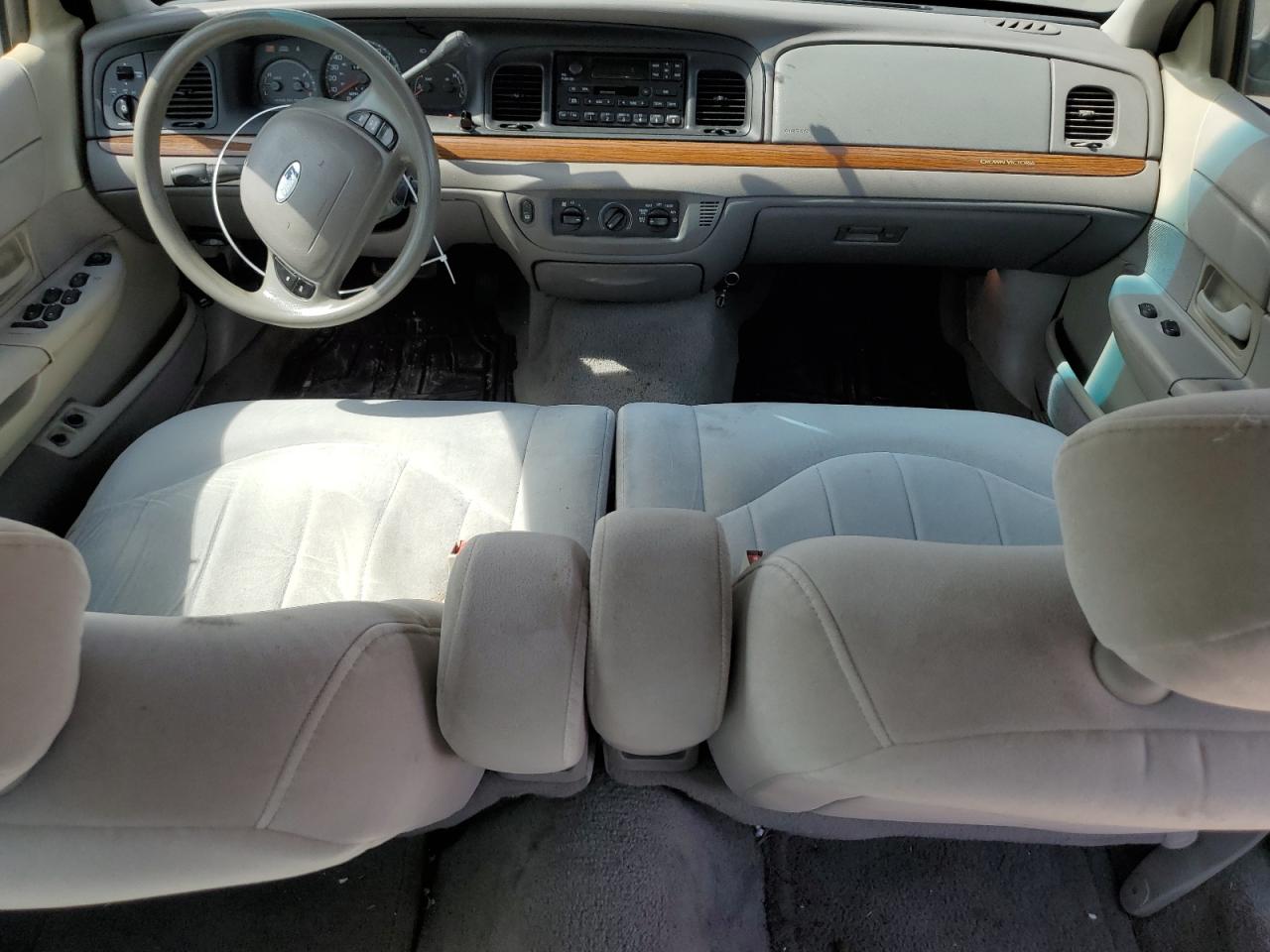 2001 Ford Crown Victoria VIN: 2FAFP73W71X114603 Lot: 63426054
